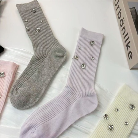 Chaussettes mi-mollet élégantes unies ornées de strass 2