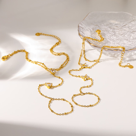 Chaîne de poignet pour femme, élégante, en acier inoxydable, couleur or, avec zircon et fleur en forme de cœur, collection romantique