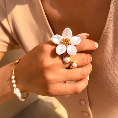 Bagues élégantes pour femmes, collection Simple Series, motif floral, en acier inoxydable étanche, couleur or.