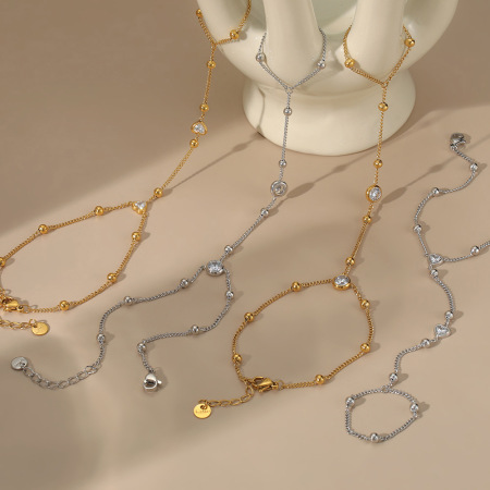 Chaîne de poignet femme simple et élégante en forme de cœur, en acier inoxydable étanche, couleur or et zircon.
