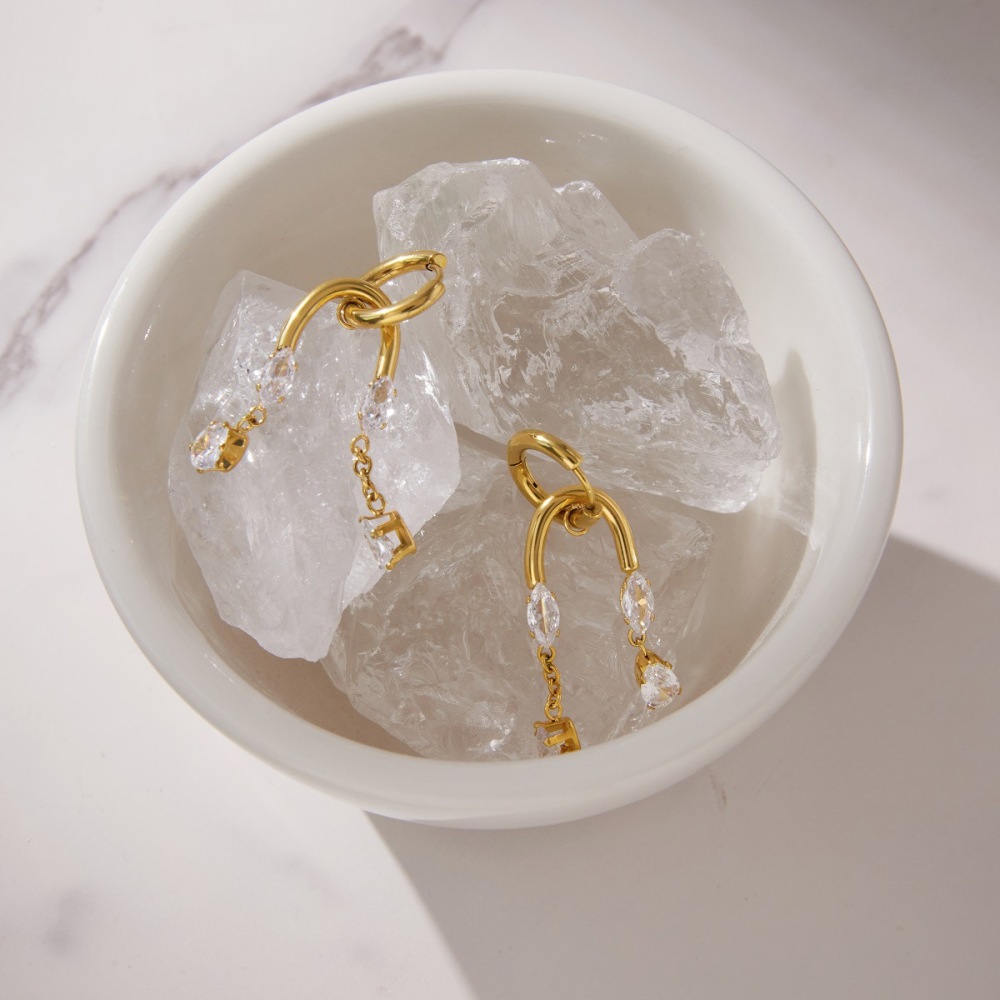 Boucles D'Oreilles Pendantes Pour Femme, En Acier Inoxydable Imperméable, Couleur Or, Avec Pompon Simple Et Zircon. Image3
