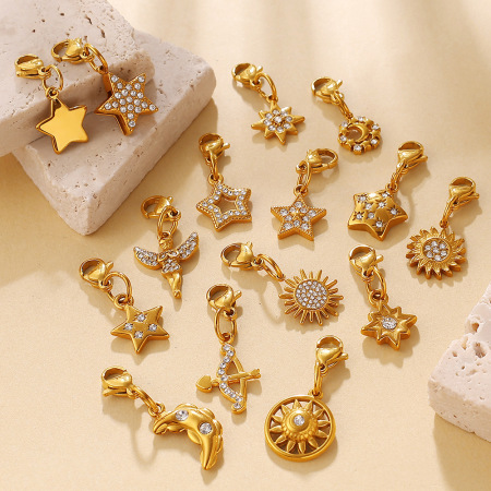 Pendentif unisexe de luxe pour un usage quotidien : soleil, étoile et lune, en acier inoxydable étanche, couleur or et strass.