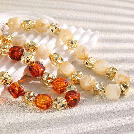 Colliers de perles pour femmes, collection Simple Series, style rétro, formes irrégulières, en résine couleur or 2