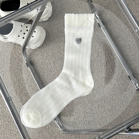 Chaussettes mi-mollet à strass basiques et cœurs légèrement rebondissants 2