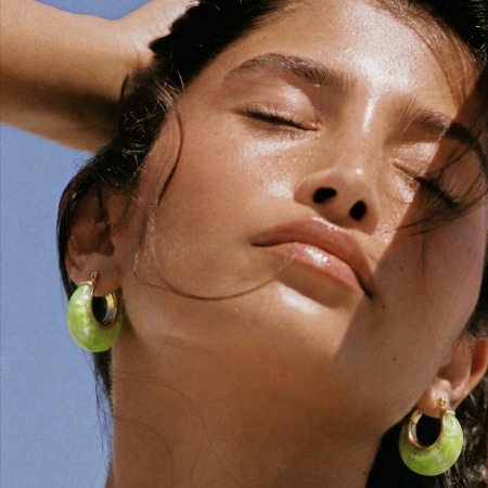 Boucles d'oreilles créoles pour femmes, style rétro, forme elliptique, en acier inoxydable, couleur or, étanches, avec monture en acrylique. 2
