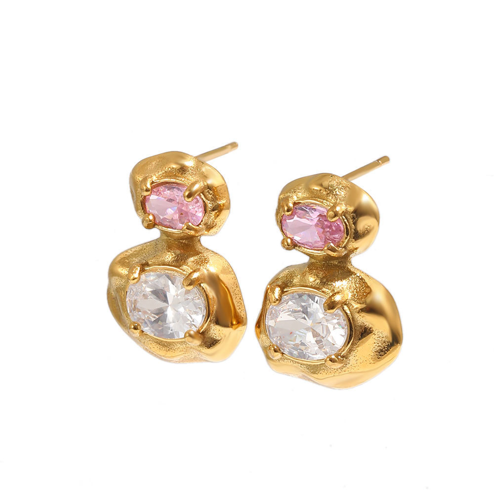 Boucles D'Oreilles Puces Pour Femmes, Style Rétro, En Acier Inoxydable, Imperméables, Couleur Or, Avec Motif Martelé Et Zircon. Collection Classique. Image4