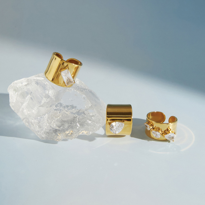 Bagues Pour Femmes En Acier Inoxydable Étanche Couleur Or Avec Zircon Et Motif Goutte Simple Image4