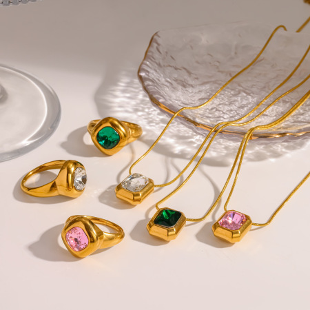 Ensemble de colliers pour femmes en acier inoxydable imperméable, forme géométrique rectangulaire simple, couleur or, avec zircon.