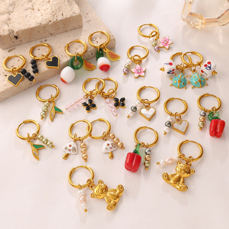Boucles d'oreilles pendantes pour femme, en acier inoxydable doré, ornées de strass et en forme de cœur et de fleur. 2