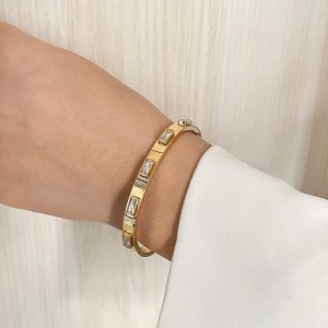 Bracelet Jonc Simple Rectangulaire En Acier Inoxydable, Étanche, Couleur Or, Orné De Zircon, Pour Femme, Collection Luxueuse h5 Image3