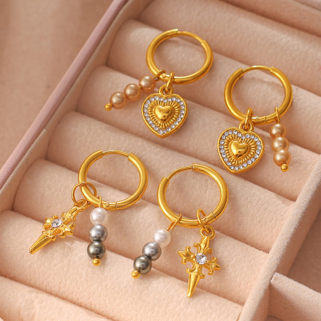 Boucles d'oreilles pendantes pour femme en acier inoxydable doré, ornées de strass et de perles artificielles, avec lune et cœur. 2