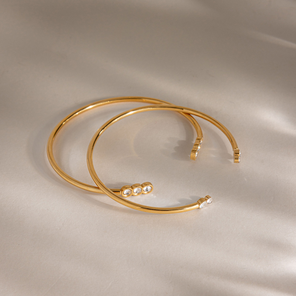 Bracelet Manchette Femme Simple, Uni, En Acier Inoxydable, Étanche, Couleur Or, Avec Zircon. Image2