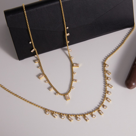 Colliers pendentifs pour femmes, simples, rectangulaires, en acier inoxydable, étanches, couleur or, avec zircon.