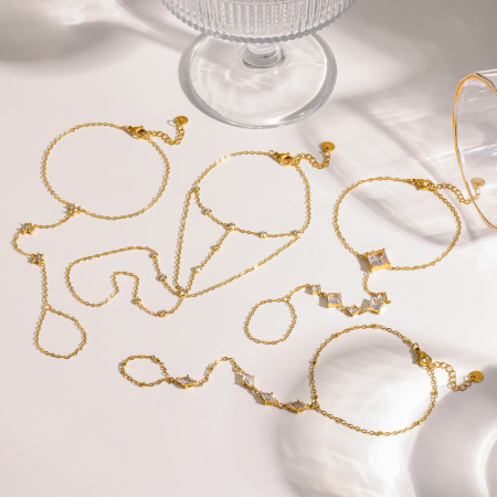 Chaîne de main luxueuse pour femme, en acier inoxydable étanche, couleur or, ornée de strass.