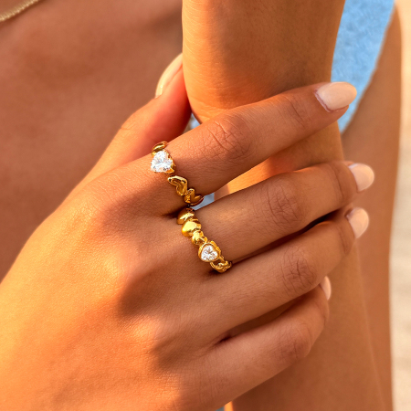 Ensembles de bagues pour femmes Simple Series Daily Heart en acier inoxydable étanche couleur or avec zircon