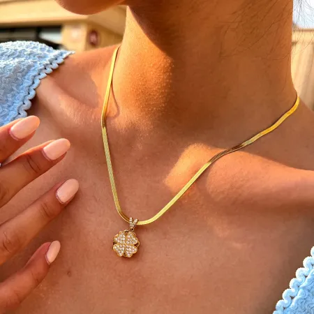 Colliers pendentifs pour femmes Simple Series Daily Clover en acier inoxydable étanche avec zircon, pour réduire le stress