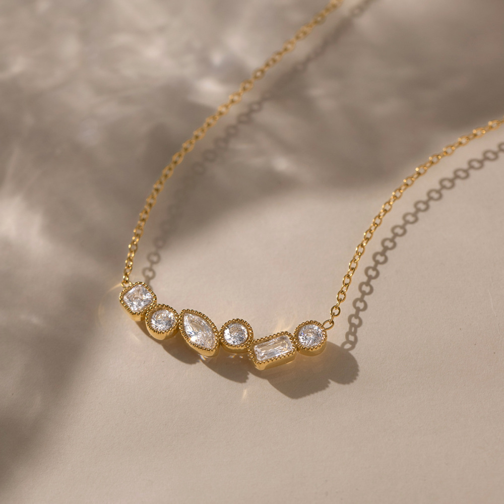 Colliers Pendentifs Pour Femmes En Acier Inoxydable Imperméable Avec Zircon De Forme Géométrique Image3