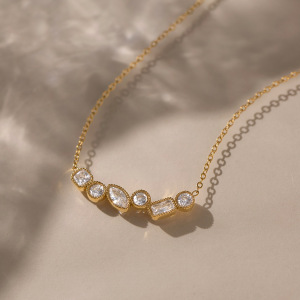 Colliers Pendentifs Pour Femmes En Acier Inoxydable Imperméable Avec Zircon De Forme Géométrique h5 Image3