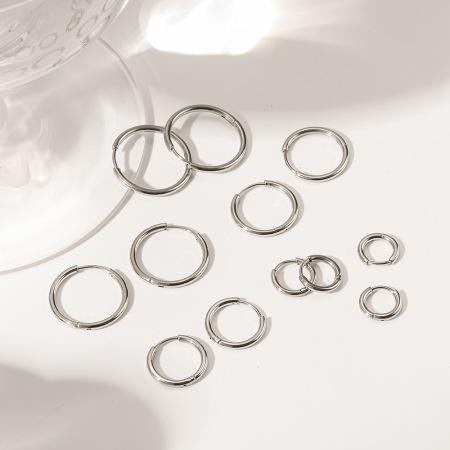 Boucles d'oreilles créoles Simple Base Daily Circle en acier inoxydable étanches pour femmes 2