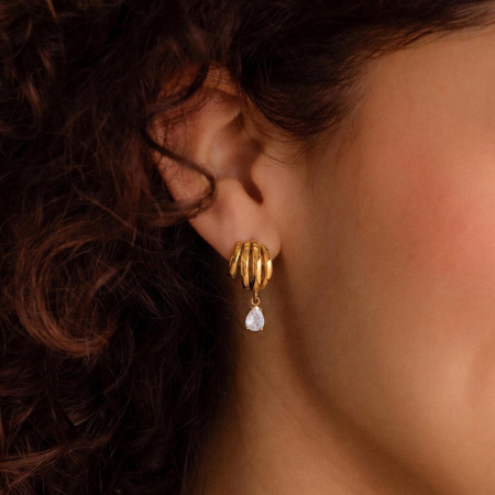 Boucles d'oreilles pendantes pour femmes, en acier inoxydable étanche, couleur or, ornées de zircon, motif goutte d'eau irrégulière.