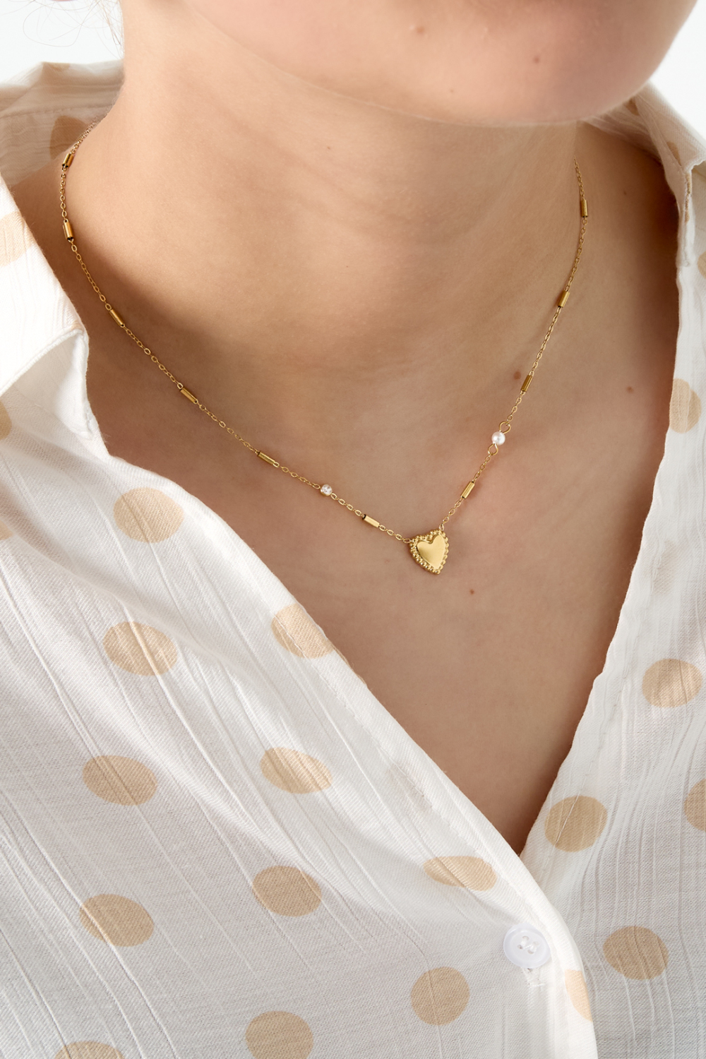 Collier Orné De Perles, De Pierres Et D'Un Cœur Imposant h5Image2