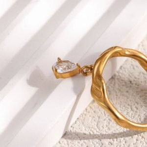 Bague Pour Femme En Acier Inoxydable Étanche Couleur Or, Forme Simple En Goutte Irrégulière, Ornée D'Un Zircon. h5 Image4