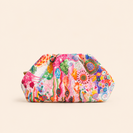 Sac carré pour femme en tissu imprimé floral décontracté, de forme irrégulière et de style cartoon, aux couleurs mélangées.