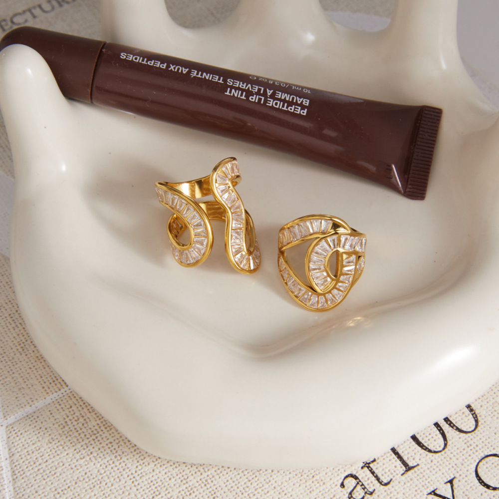 Bagues Pour Femmes En Acier Inoxydable Doré, Élégantes Et De Forme Irrégulière, Serties De Zircon, Couleur Or, De La Collection Luxueuse. Image4