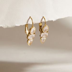 Boucles D'Oreilles Créoles Pour Femmes, En Acier Inoxydable Doré, Ornées De Zircon Et Ornées D'Une Goutte D'Eau, De La Luxueuse Collection Droplet. h5 Image2