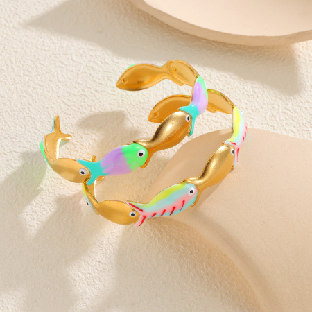 Bracelets manchettes pour femmes en acier inoxydable émaillé, couleur or, style vacances océaniques, motif poisson