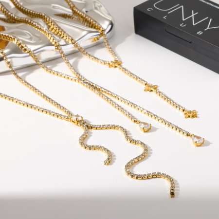 Colliers à maillons pour femmes, luxueux, en acier inoxydable, couleur or, étanches, avec strass, forme allongée et lignes harmonieuses.