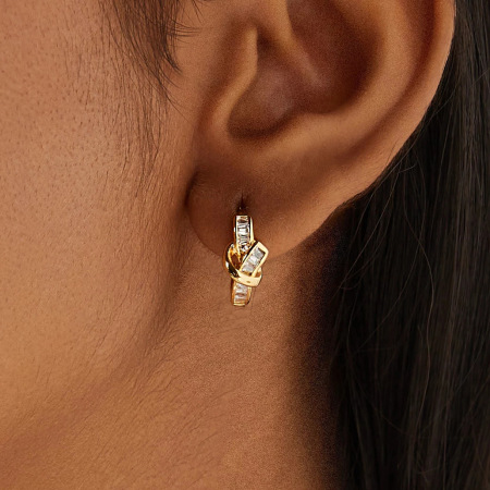 Boucles d'oreilles créoles pour femmes, luxueuses et élégantes, de forme irrégulière et torsadée, en acier inoxydable étanche couleur or et zircon.