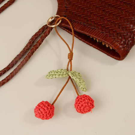 Breloques de sac en raphia tissé naturel couleur cerise, collection Simple 2