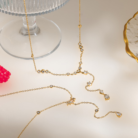 Colliers à maillons pour femmes, en acier inoxydable, couleur or, avec pompon et zircon, collection Simple Series Daily Tassel