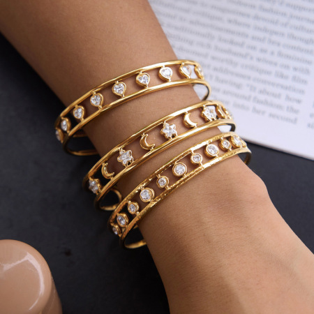 Bracelet manchette femme Simple Series Retro Cœur Soleil Lune Acier Inoxydable Étanche Couleur Or Zircon
