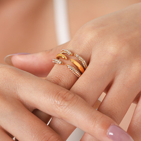 Bagues pour femmes en acier inoxydable doré, étanches, serties de zircon et ornées de pierres précieuses (Série Simple Daily Lines). 2