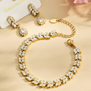 Ensembles De Bijoux Pour Femmes De La Série Luxueuse Elegant Leaf En Acier Inoxydable Étanche Couleur Or Et Zircon h5 Image3