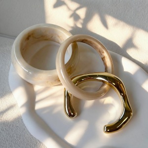 Ensembles De Bracelets Pour Femmes En Résine Dorée À Dégradé De Couleurs Et De Forme Irrégulière h5 Image3