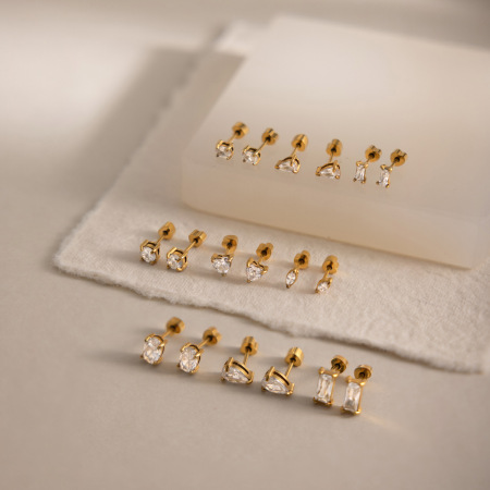 Boucles d'oreilles pour femmes en acier inoxydable imperméable, forme géométrique simple, couleur or, zircon.
