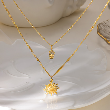 Collier pendentif femme Classic Vacation Sun Fish en acier inoxydable étanche couleur or avec strass