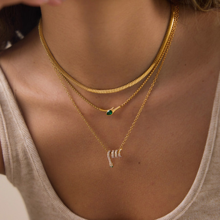Collier pendentif femme luxueux au style rétro, en acier inoxydable, couleur or, orné d'un zircon et d'une chaîne serpent. 2
