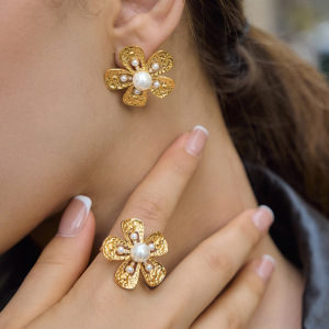 Ensembles De Boucles D'Oreilles Pour Femmes, Collection Romantique Rétro, Motif Floral, En Acier Inoxydable Étanche, Couleur Or, Perles Artificielles. h5 Image3