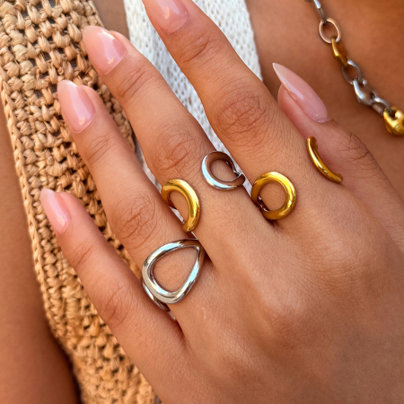 Bague tendance Simple Series Daily, forme irrégulière, en acier inoxydable, couleur or, étanche.