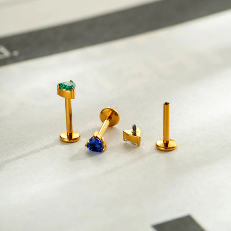 Boucles d'oreilles piercing pour femme, en alliage de titane doré avec zircon, en forme de cœur, collection Simple. 2
