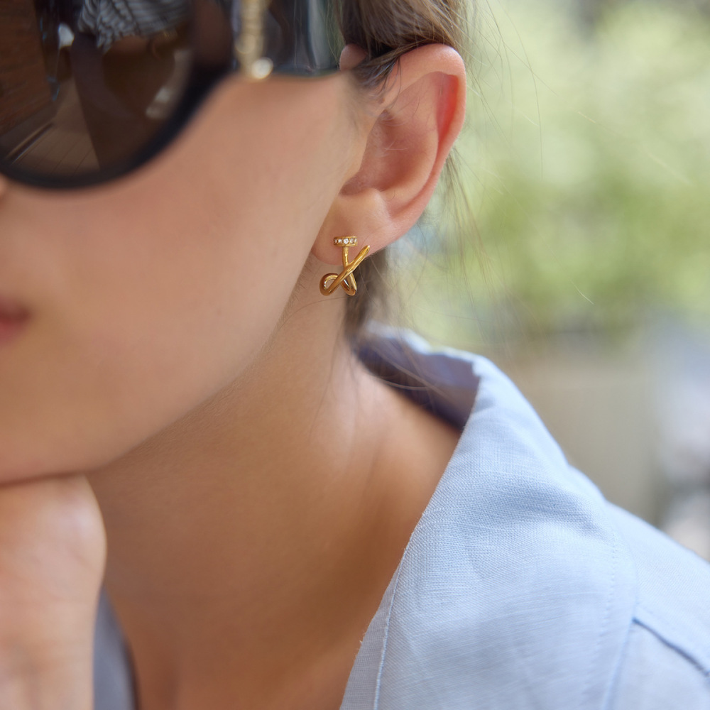 Boucles D'Oreilles Puces Pour Femmes En Acier Inoxydable De Forme Irrégulière, Étanches, Couleur Or Et Zircon. Image3