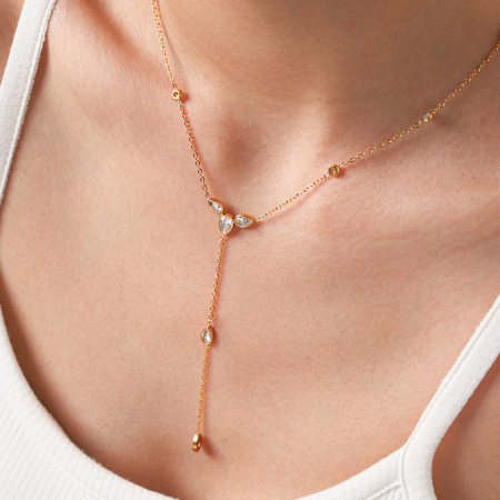 Colliers pendentifs pour femmes Simple Series Daily Droplet en acier inoxydable étanche couleur or avec zircon