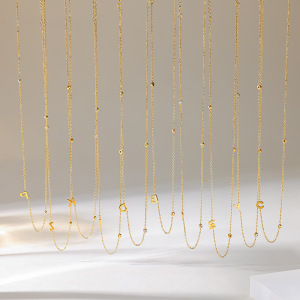 Colliers À Maillons Pour Femmes, Collection Simple, Avec Pendentif Lettre Et Pompon Quotidien, En Acier Inoxydable, Couleur Or, Avec Zircon. h5 Image2