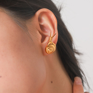 Boucles D'Oreilles Puces Pour Femmes, En Acier Inoxydable, Couleur Or, Motif Escargot Mignon, Collection Simple Series h5 Image3