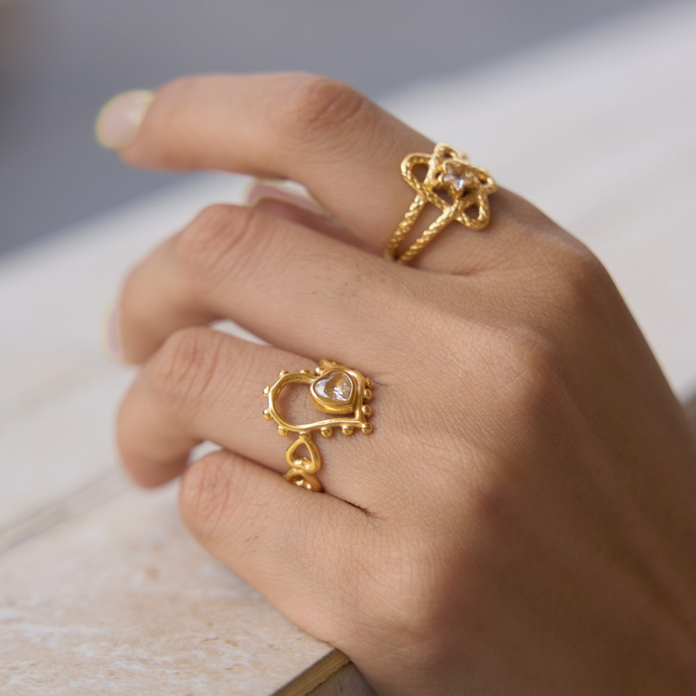 Bagues De Luxe Rétro En Acier Inoxydable, Ornées D'Un Cœur Et D'Une Étoile, Avec Zircon Doré Et Imperméable, Ornées D'Un Cœur Et D'Une Étoile. Collection Rétro. Image3