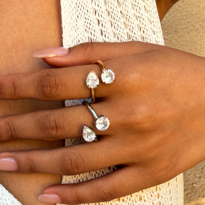 Bague Simple Series Daily Shape Regular Shape En Acier Inoxydable Étanche Couleur Or Avec Zircon h5 Image3